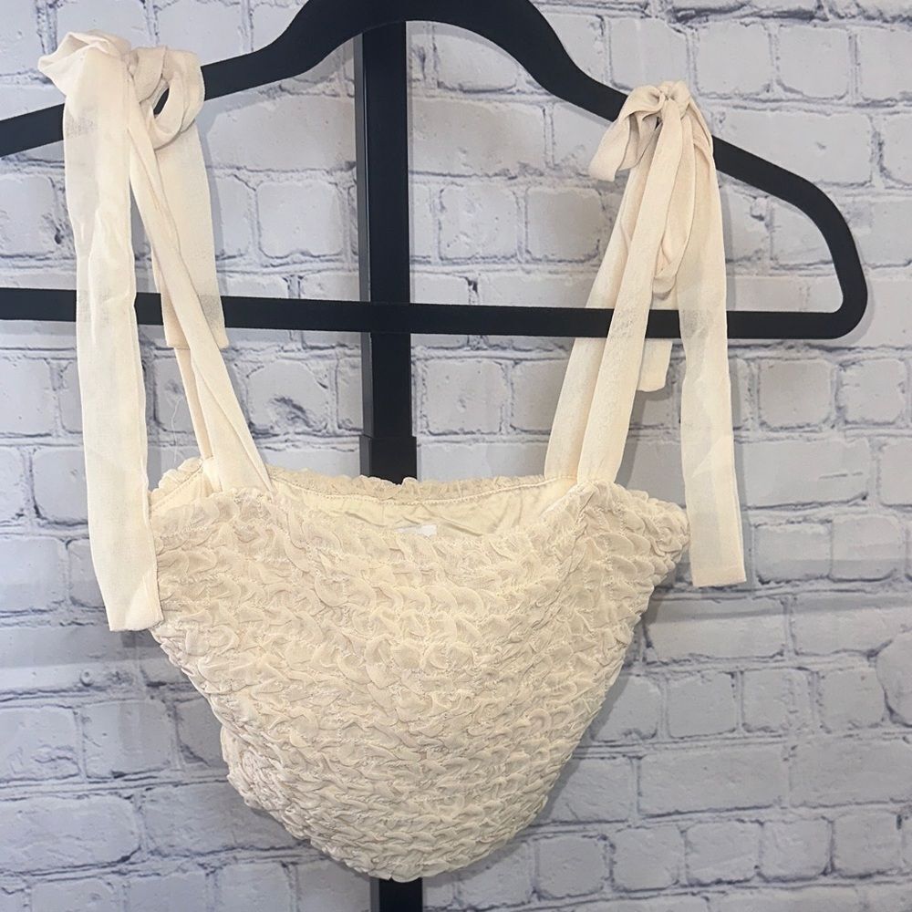 🤍 Princess Polly Textured Crop Top – Ivory, Size 0 (AU 4)